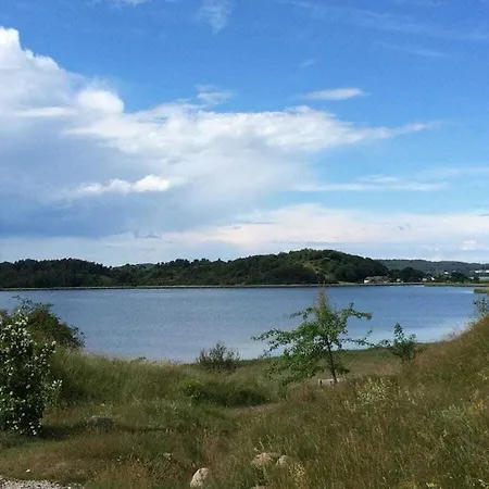 Lobbe Mit Direkter Strandlage Nyaraló